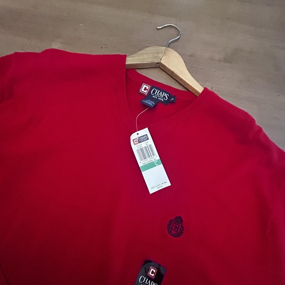 Chaps Sweater Mens Large Red Crewneck Pullover Cotton Crest Logo Classic NWT - Picture 2 of 5